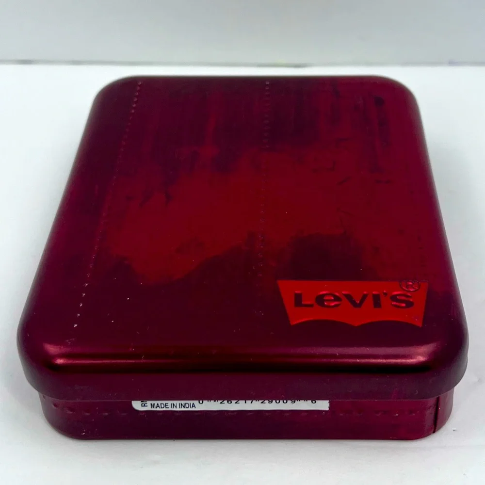 Levis levi mens